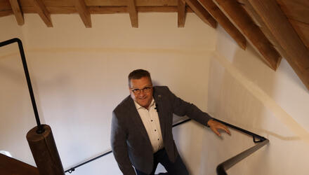 gerestaureerde traphal poortgebouw
